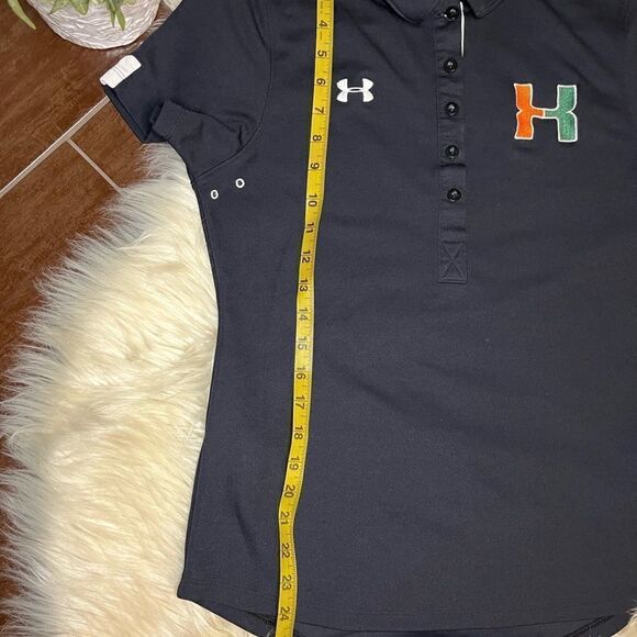 Under Armour semi fitted polo sz medium - Picture 5 of 5